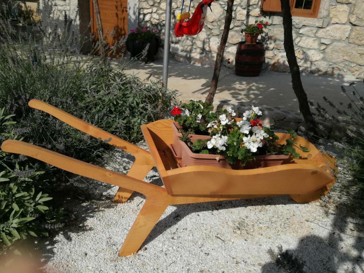 מאלינסקה Traditional Stone House St.Anton מראה חיצוני תמונה