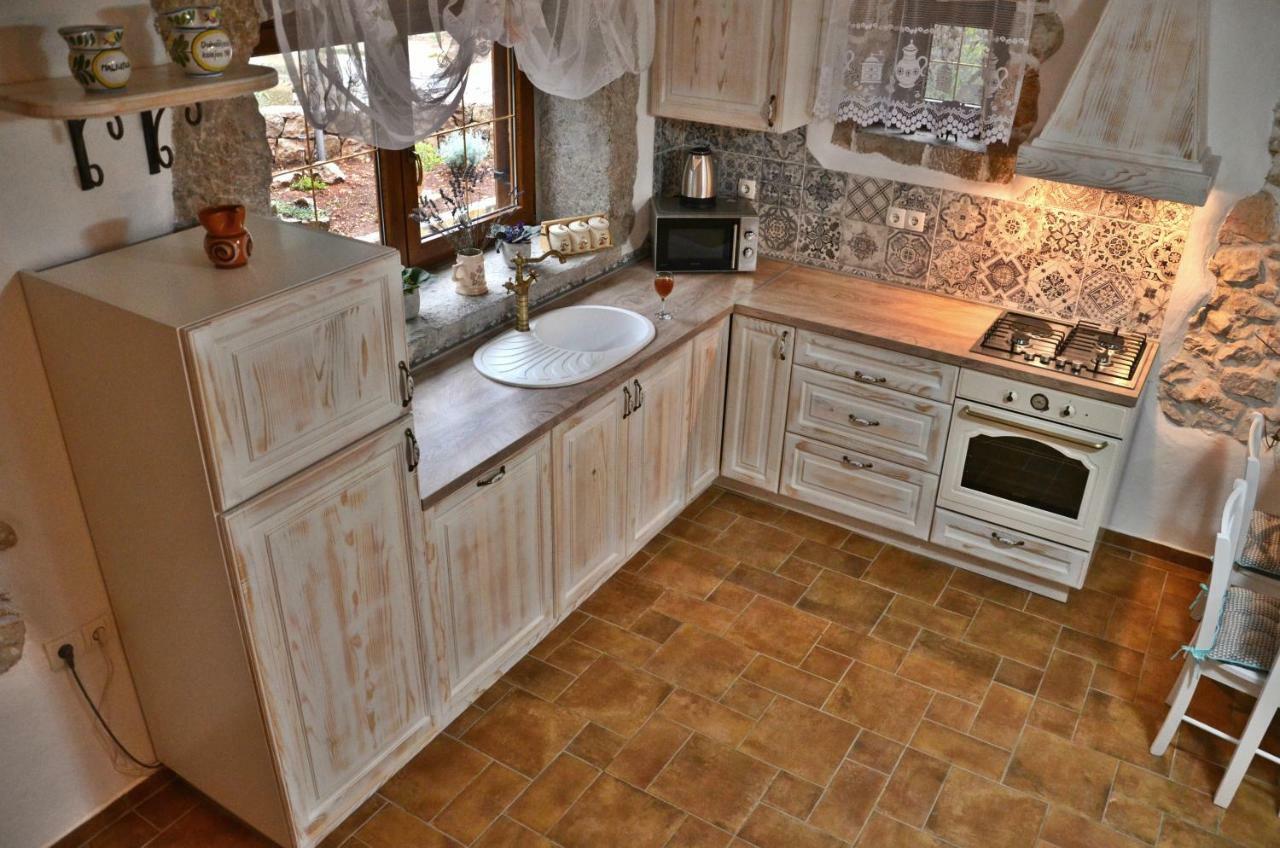 מאלינסקה Traditional Stone House St.Anton מראה חיצוני תמונה