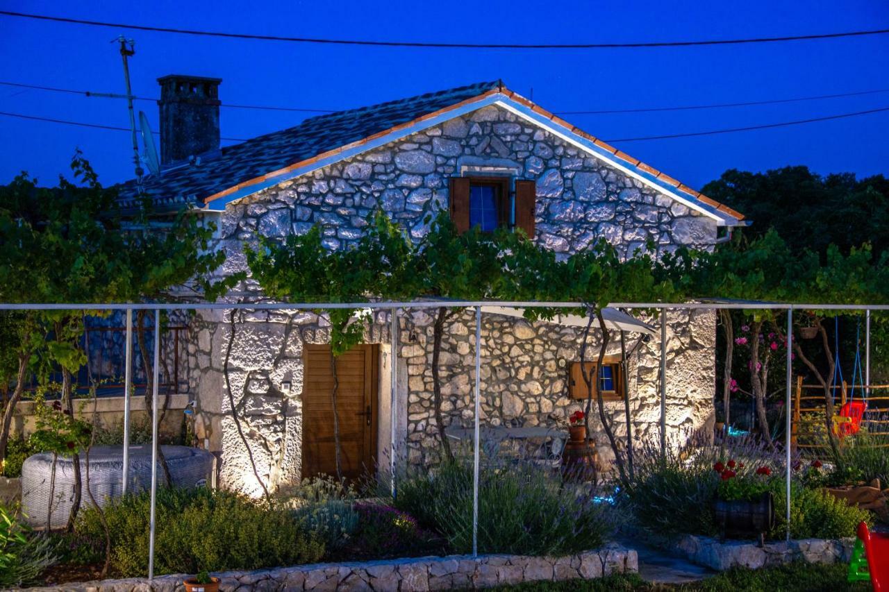 מאלינסקה Traditional Stone House St.Anton מראה חיצוני תמונה