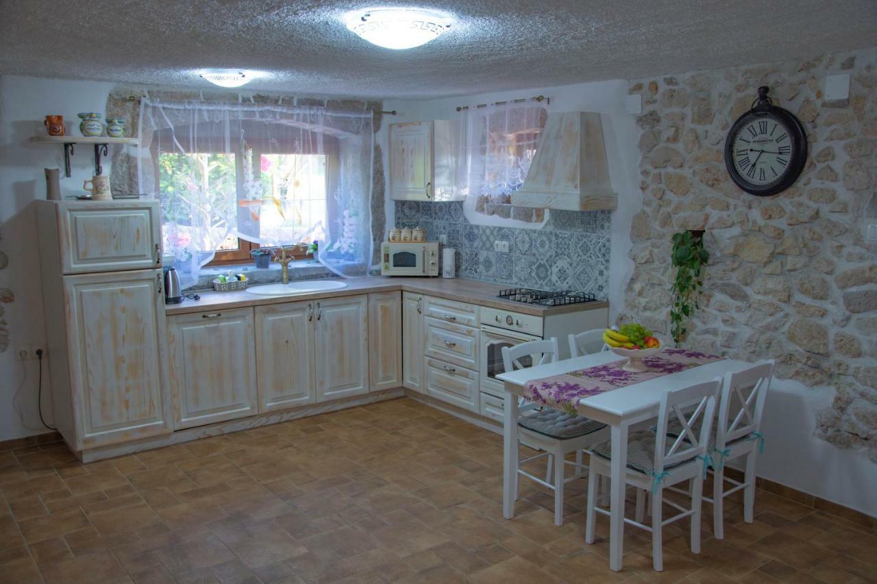 מאלינסקה Traditional Stone House St.Anton מראה חיצוני תמונה