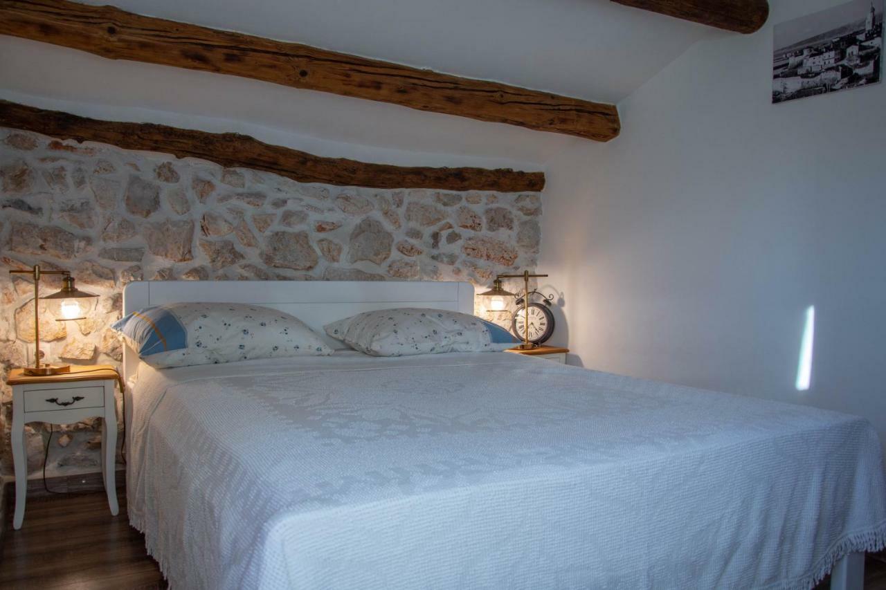 מאלינסקה Traditional Stone House St.Anton מראה חיצוני תמונה