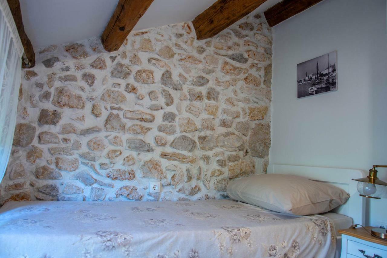 מאלינסקה Traditional Stone House St.Anton מראה חיצוני תמונה